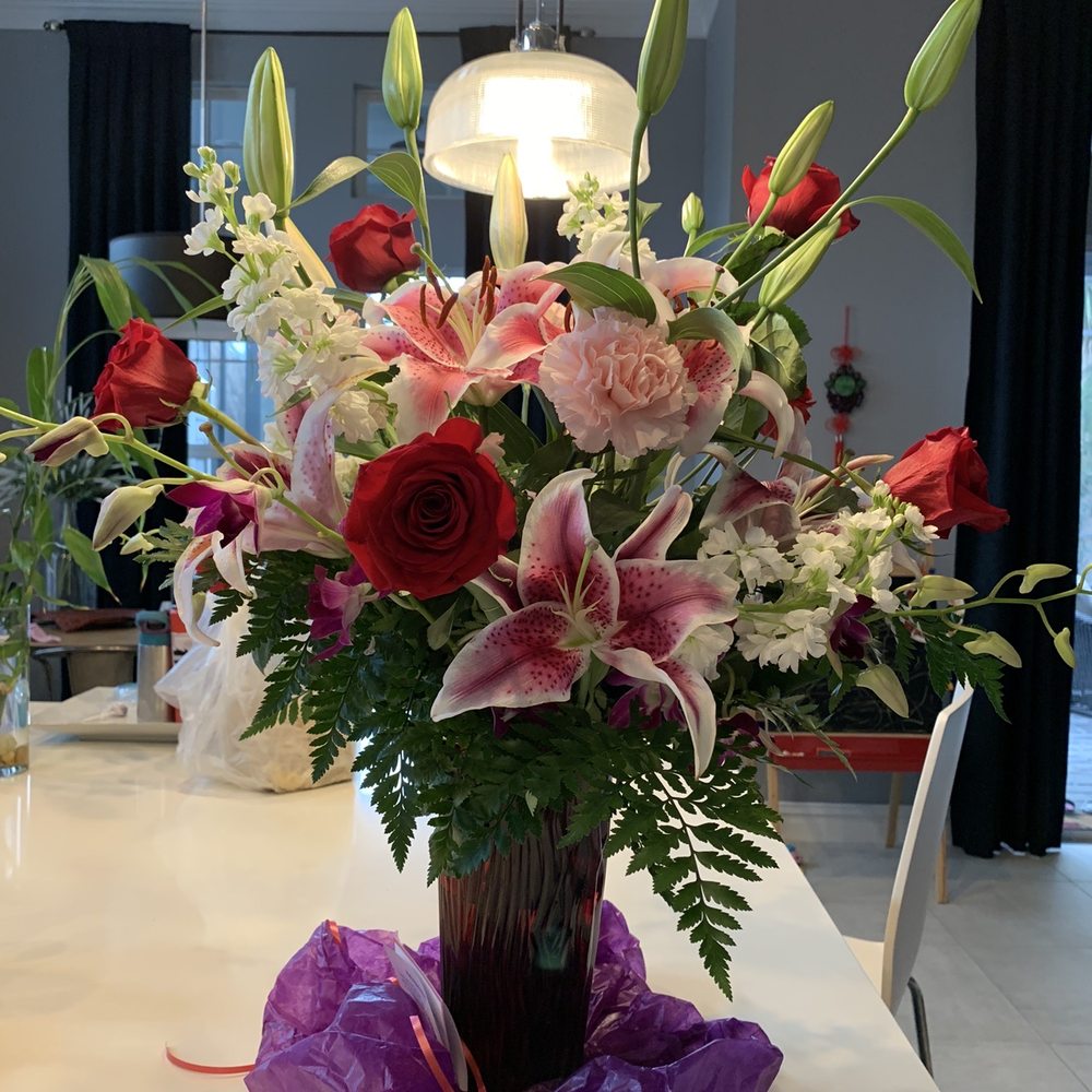 Love the arrangement from Ellenton Florist!!!