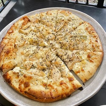 Sally O'Neal's Pizza Hotline - Chicken artichoke with white sauce - Pizza Near Me - Tampa, Florida Sally O'Neal's Pizza Hotline - Chicken artichoke with white sauce - Pizza Near Me - Tampa, Florida