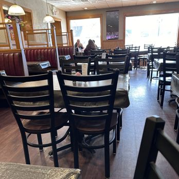 Showboat Restaurant - Flattop seating and atmosphere - Breakfast & Brunch Near Me - Chesaning, Michigan Showboat Restaurant - Flattop seating and atmosphere - Breakfast & Brunch Near Me - Chesaning, Michigan