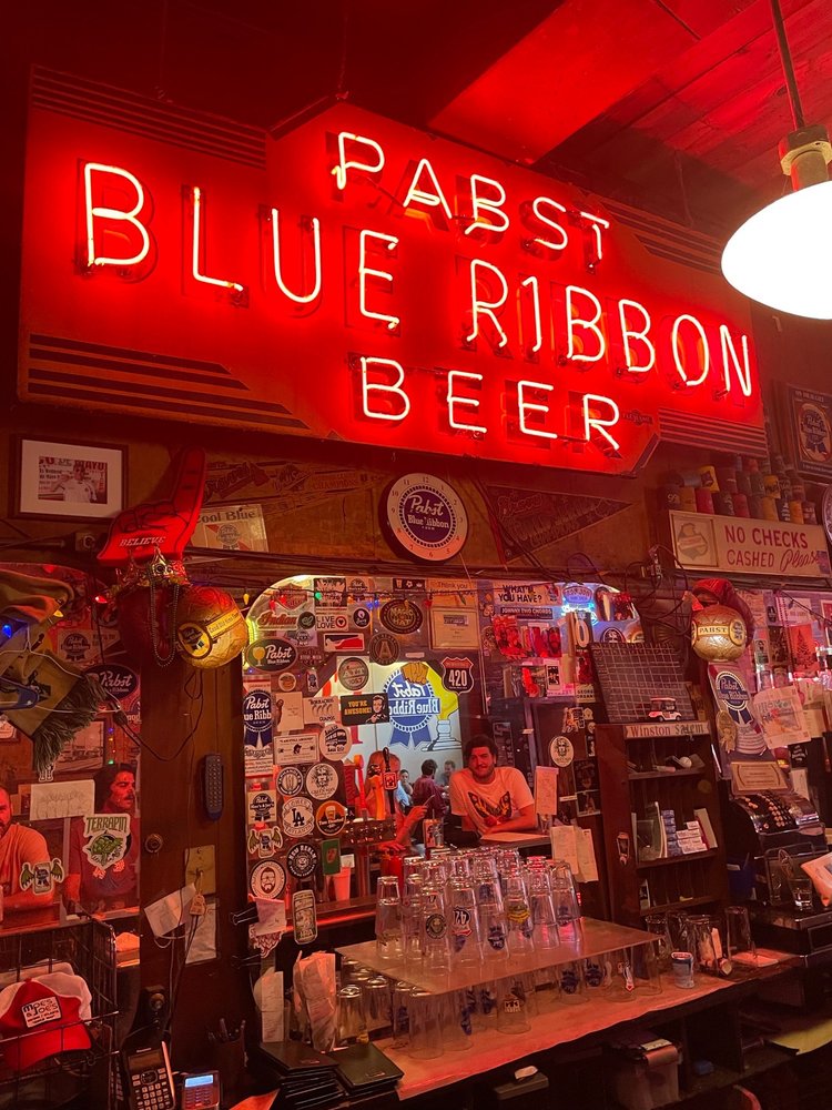 Moes and Joe's Tavern, Atlanta Roadtrippers