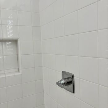 Cleaning Crew Solutions - Master bathroom deep cleaning - Carpet Cleaning Near Me Cleaning Crew Solutions - Master bathroom deep cleaning - Carpet Cleaning Near Me