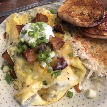 Suzan's Grill - Twice baked potato omelette - American Near Me - Shelton, Washington