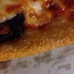 Porto Pizza - That crust that pleasantly  surprised me.