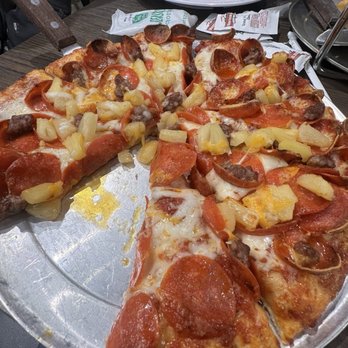 Mountain Mike's Pizza - Hamburger, Pepperoni and Pineapple - Chicken Wings Near Me - Melissa, Texas