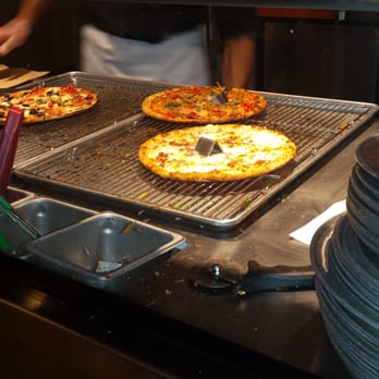 Blaze Pizza - Cut and serve - Salad Near Me - Davie, Florida