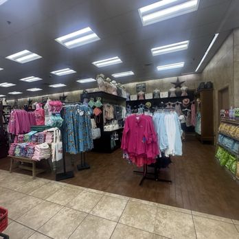 Buc-ee's - Baytown - Clothing - Gas Stations Near Me - Baytown, Texas Buc-ee's - Baytown - Clothing - Gas Stations Near Me - Baytown, Texas