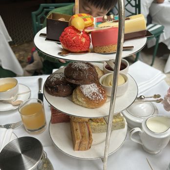 THE CHESTERFIELD MAYFAIR - Hotels Near Me - London, XGL THE CHESTERFIELD MAYFAIR - Hotels Near Me - London, XGL