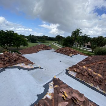 Premier Roofing - In this picture you will see we replaced the old Rubber roof,
With new Granule robber roof system - Roofing Near Me Premier Roofing - In this picture you will see we replaced the old Rubber roof,
With new Granule robber roof system - Roofing Near Me