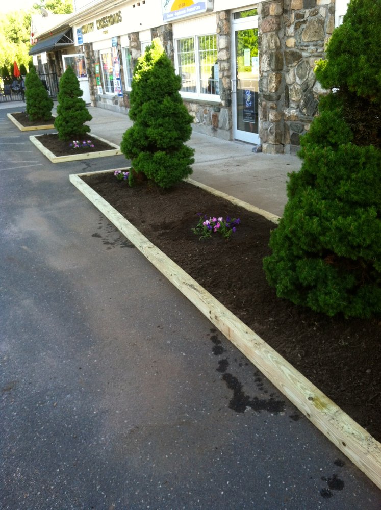 BUSY BEE LANDSCAPING Updated September 2024 236 Se St, Amherst