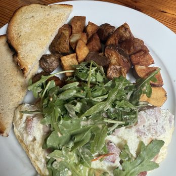 Half & Half - Ham and Gruyere Omelette - Breakfast & Brunch Near Me - St. Louis, Missouri