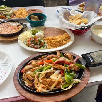 Rio Verde Mexican Grill - Chicken fajitas - Mexican Near Me - Gonzales, Louisiana