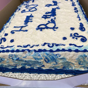 Bits N Bites Cake Shop - Finger marks in the side of the cake - Cupcakes Near Me - Copperas Cove, Texas