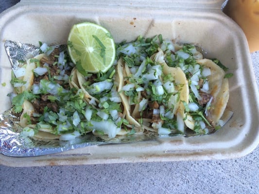 Tacos El Tajin Food Truck 1 by null