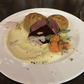 Gordon Ramsay Hell's Kitchen - Beef Wellington - New American Near Me - Las Vegas, Nevada
