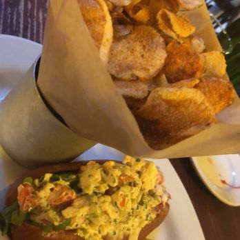 The Smith - Lobster roll - New American Near Me - New York, New York