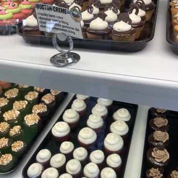 Sublime Cake Design - More cupcakes - Bakeries Near Me - Redding, California