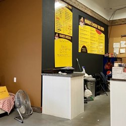 Marko's Smokin' BBQ - Order pickup counter