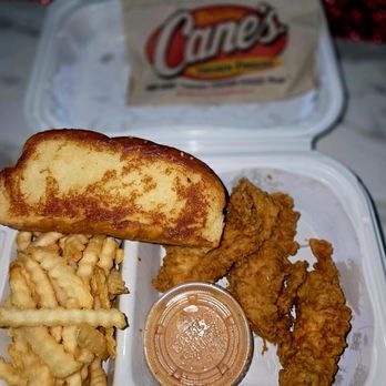 Raising Cane's Chicken Fingers - 03/29/25 We ordered the same meal to go, and everything was as delicious as before! - Fast Food Near Me - Miami Beach, Florida