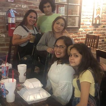 Little Matt's - Enjoying the awesome music - Burgers Near Me - Houston, Texas