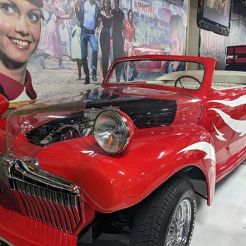 Volo Museum - Greased Lightning - Museums Near Me - Volo, Illinois