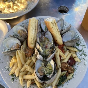 Harpoon Eddie's - Clams, sausage with pasta - American Near Me - Sylvan Beach, New York