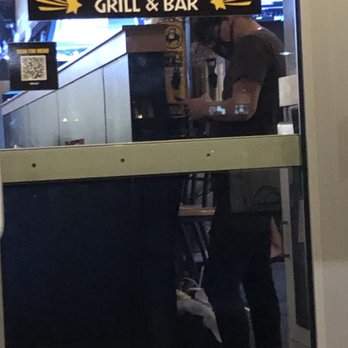 Buffalo Wild Wings - Hostess to busy to seat anyone or bring menus - American Near Me - Wellington, Florida