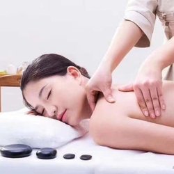 Amy Massage Spa - Hot stone free shower  free