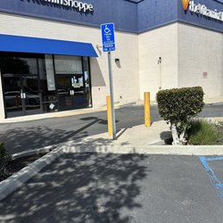The Vitamin Shoppe - Storefront
