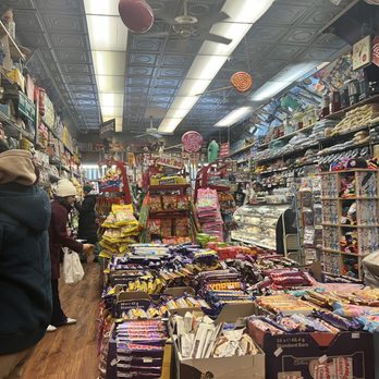 Economy Candy - Inside when you walk in - Candy Stores Near Me - New York, New York Economy Candy - Inside when you walk in - Candy Stores Near Me - New York, New York
