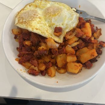 Dinerbar on Clifton - Their take on corned beef hash - American Near Me - Lakewood, Ohio Dinerbar on Clifton - Their take on corned beef hash - American Near Me - Lakewood, Ohio