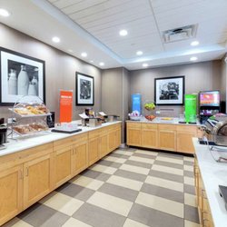 Hampton Inn Bar Harbor - Breakfast Area