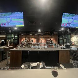 Very bad service dead bar