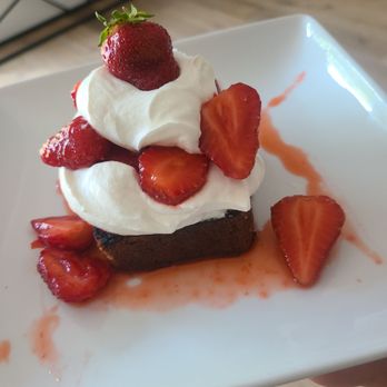 Watmaugh Strawberries - Griddle Banana Bread Strawberry Shortcake - Fruits & Veggies Near Me - Sonoma, California Watmaugh Strawberries - Griddle Banana Bread Strawberry Shortcake - Fruits & Veggies Near Me - Sonoma, California