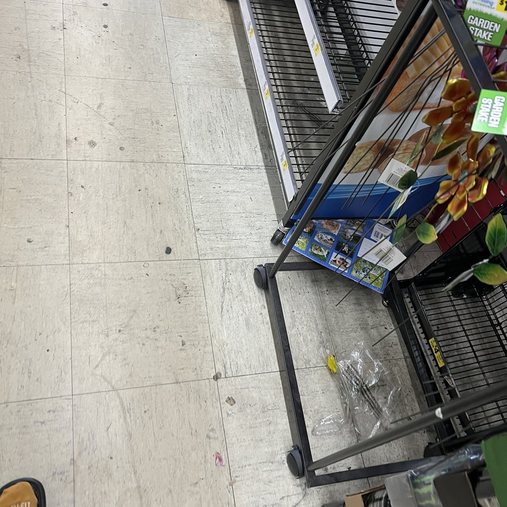 Dollar General - a grocery store aisle with empty shelves - Grocery Near Me - Apopka, Florida Dollar General - a grocery store aisle with empty shelves - Grocery Near Me - Apopka, Florida