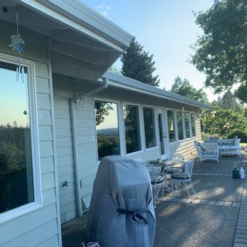 Rogue Pressure Washing & Window Cleaning - back of the house viewing Grants Pass - Window Washing Near Me Rogue Pressure Washing & Window Cleaning - back of the house viewing Grants Pass - Window Washing Near Me