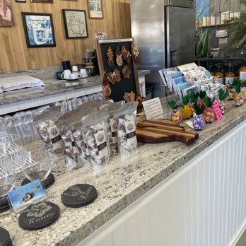 The Right Slice - Souvenirs! - Desserts Near Me - Kalaheo, Hawaii