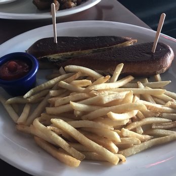 El Criollo Bar & Grill - Cuban Near Me - Burbank, California El Criollo Bar & Grill - Cuban Near Me - Burbank, California