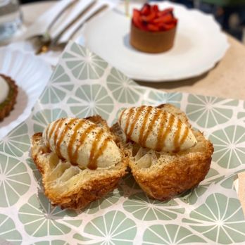 Lysee - Kouign Amann Glacé - Desserts Near Me - New York, New York Lysee - Kouign Amann Glacé - Desserts Near Me - New York, New York