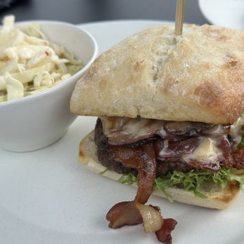 Harvest Kitchen - Smoked Gouda with slaw - American Near Me - Sultan, Washington