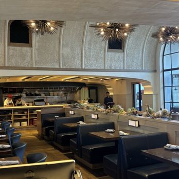 Convivo Restaurant and Bar - Indoor seating - Bars Near Me - Santa Barbara, California