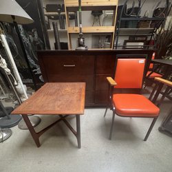 Eco Depot - EcoDépôt Montréal offers well-curated, used furniture at excellent prices!!!