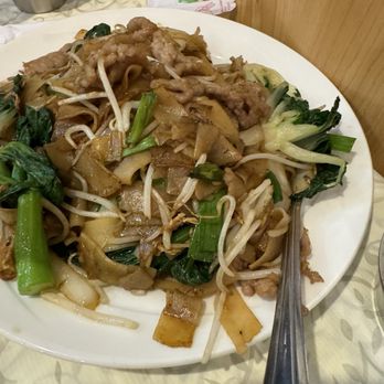 JJamPPong - Beef Chow Fun - Chinese Near Me - San Francisco, California JJamPPong - Beef Chow Fun - Chinese Near Me - San Francisco, California