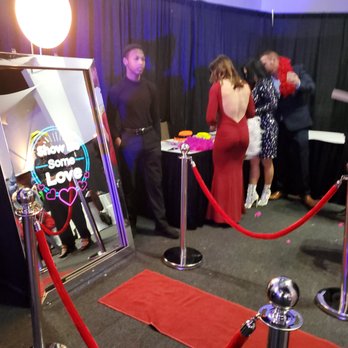 Mirror Captured Memories - Photo Booth Rentals Near Me Mirror Captured Memories - Photo Booth Rentals Near Me