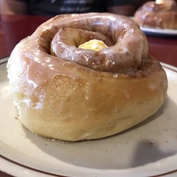 Rooster's - Cinnamon roll - American Near Me - Medford, Oregon