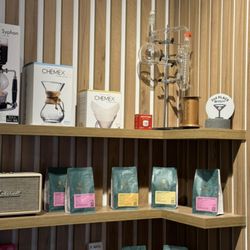 Candela Canela - Best Specialty Coffee & Cinnamon Rolls - Coffee shop