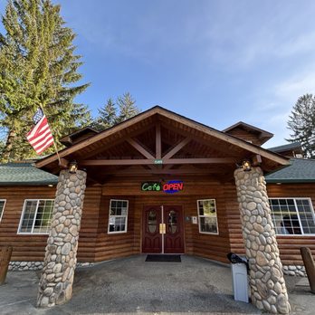 Forest Cafe - Front Entrance - American Near Me - Klamath, California