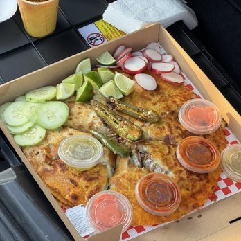 Cesia’s Truck - Birria Pizza - Food Trucks Near Me - Irvine, California Cesia’s Truck - Birria Pizza - Food Trucks Near Me - Irvine, California