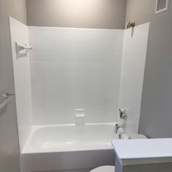 Resurface Kings DFW - Tub and tile refinish