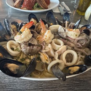 Pazzi Di Pizza - Zuppa di Pesce - Italian Near Me - Park Ridge, Illinois
