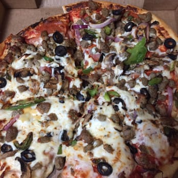 Rounders Pizza - Bad picture of an outstanding pizza. - Pizza Near Me - Athens, Texas